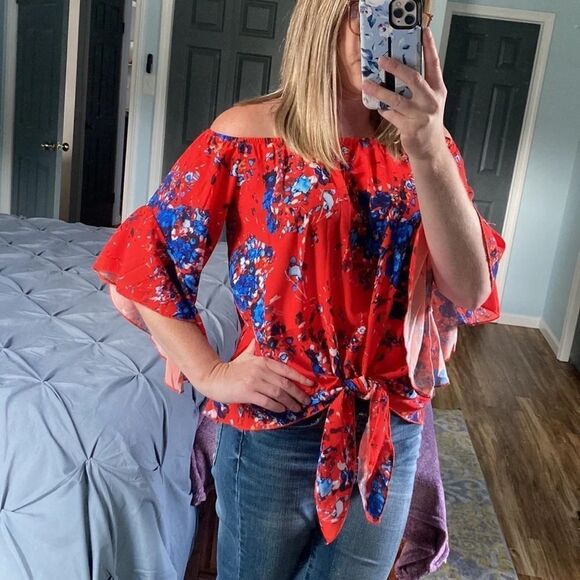 Floral‎ ruffle sleeve top - Picture 2 of 5